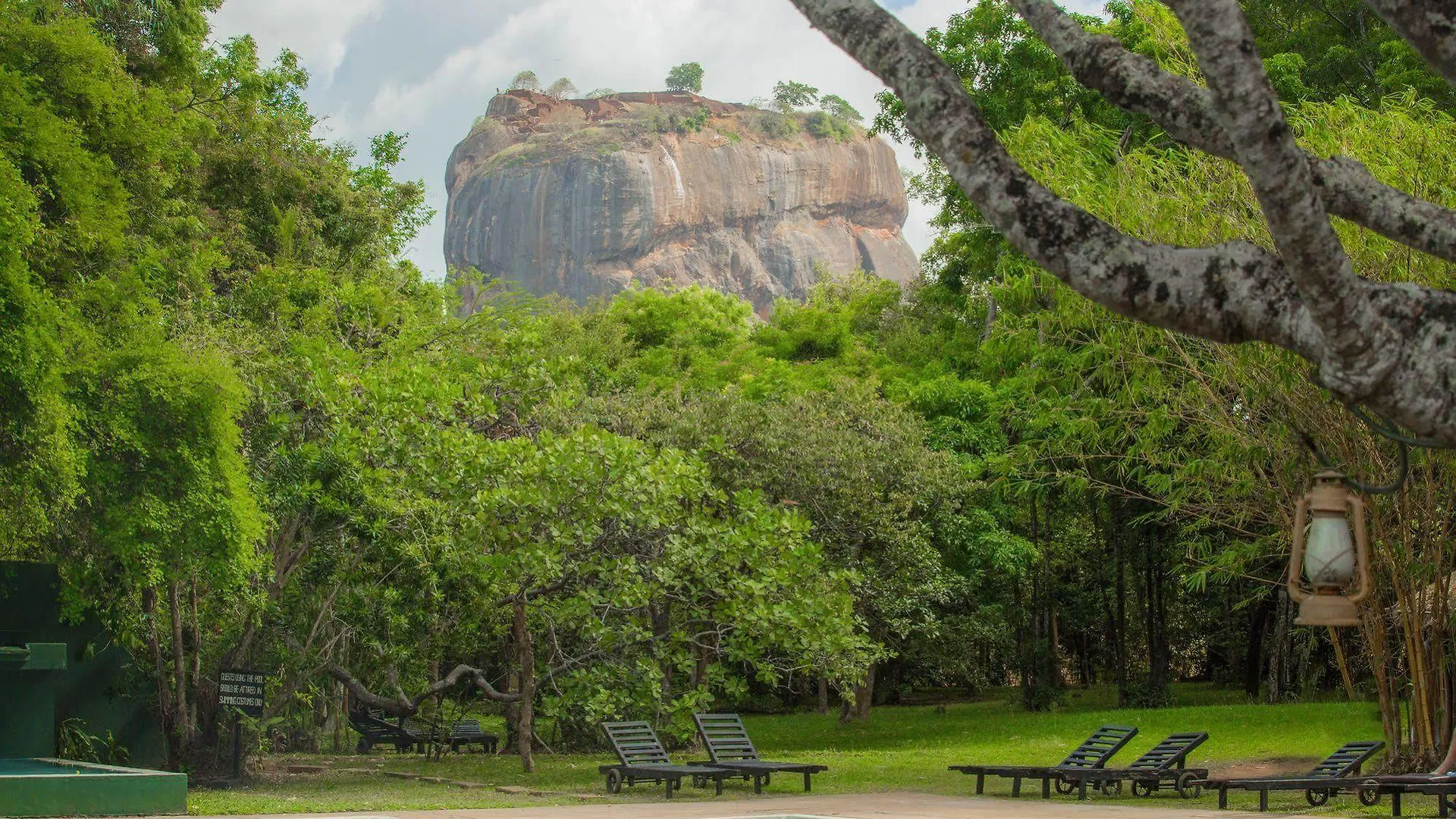 ***** אתר נופש Sigiriya Village סרי לנקה