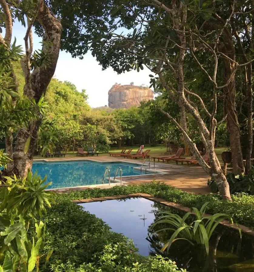 Sigiriya Village 5*,