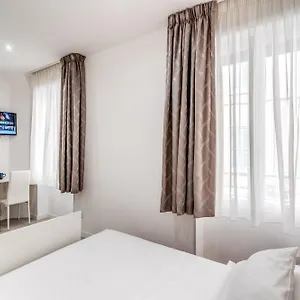 https://a-touch-of-rome.it-romehotels.com